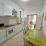 아파트 Schoenes Mit Terrasse By Interhome *