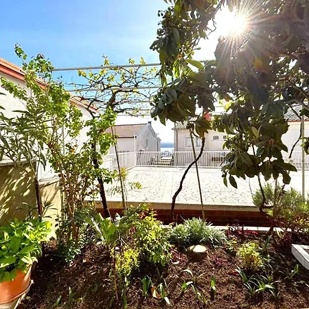 Schoenes Mit Terrasse By Interhome דירה *