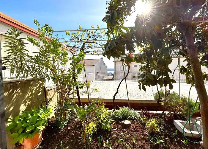 Schoenes Mit Terrasse By Interhome Apartament *