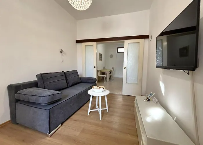 Schoenes Mit Terrasse By Interhome * Цриквеница