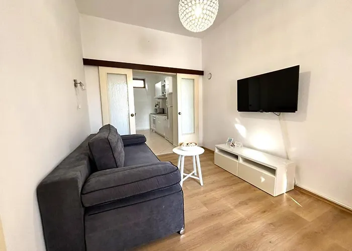 Schoenes Mit Terrasse By Interhome شقة