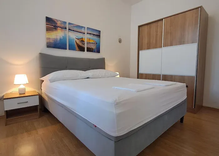 Schoenes Mit Terrasse By Interhome * Crikvenica